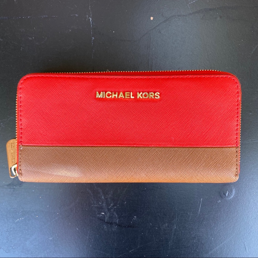 MICHAEL KORS red wallet